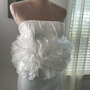 Nova Luxe Elegant White Strapless Dress with Puffy Accents, XSmall